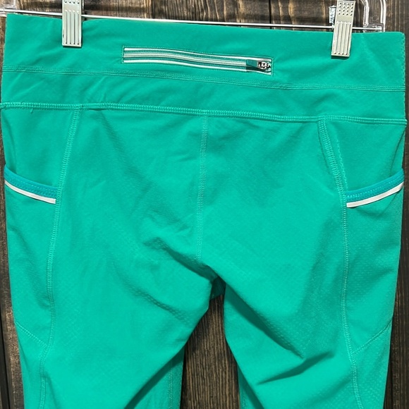 Athleta Dobby Be Free Knicker Leggings S‎ Green Cropped Stretch Activewear - Picture 6 of 9